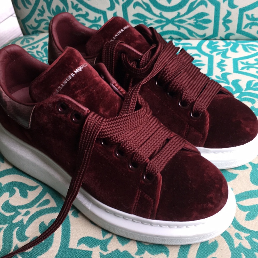 Alexander McQueen velvet oversized sneaker🎈SOLD